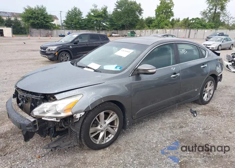 2015 Nissan Altima 2.5 Sv z USA, uszkodzony, nr VIN 1N4AL3AP0FC240218